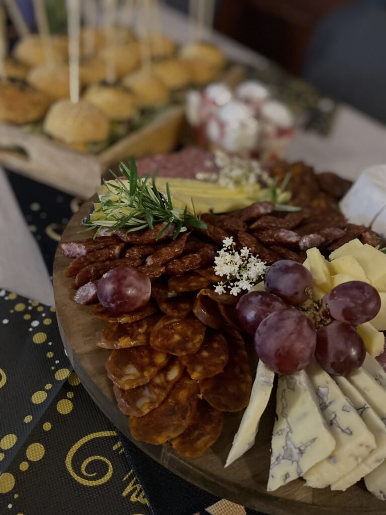 Przekąski_na_domówkę_w_Libiążu,_catering_okolicznościowy,_food_boxy_i_jedzenie_z_dowozem.