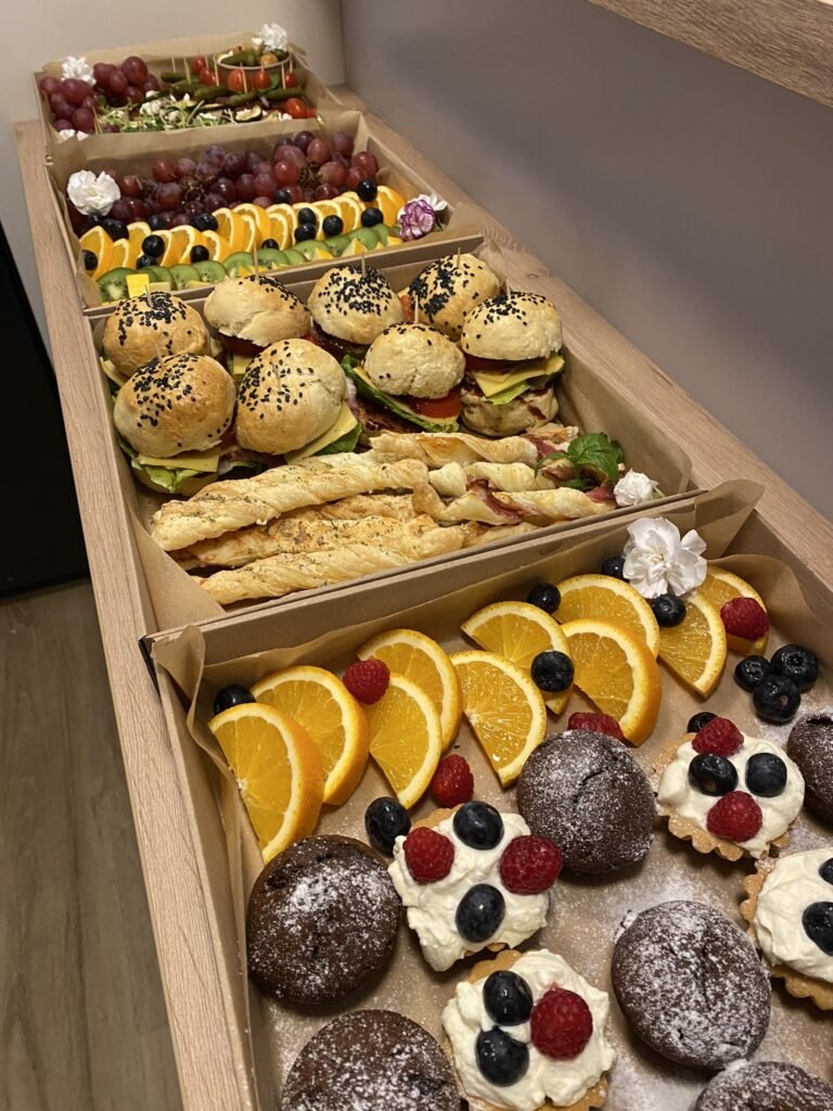Catering_do_firm_w_Jaworznie,_jedzenie_z_dowozem,_przekąski,_food_boxy_w_Małopolsce